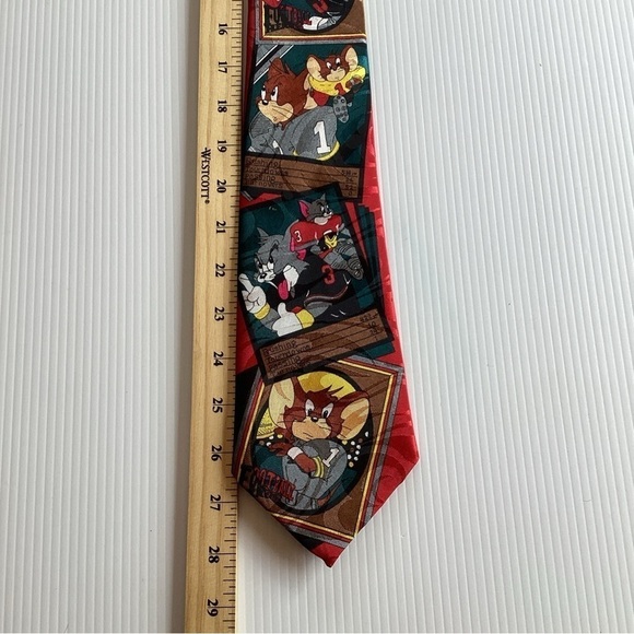 Tom and Jerry bunbury Mens Neck TIE Cartoon Football Vintage 100% silk - Picture 5 of 8